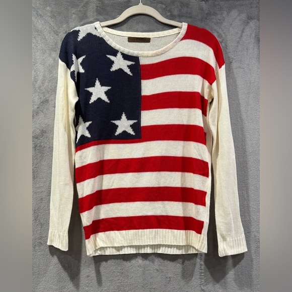 The Classic Sweaters - The Classic American Flag Sweater Woman’s Size Small  Knit Top Red White Blue